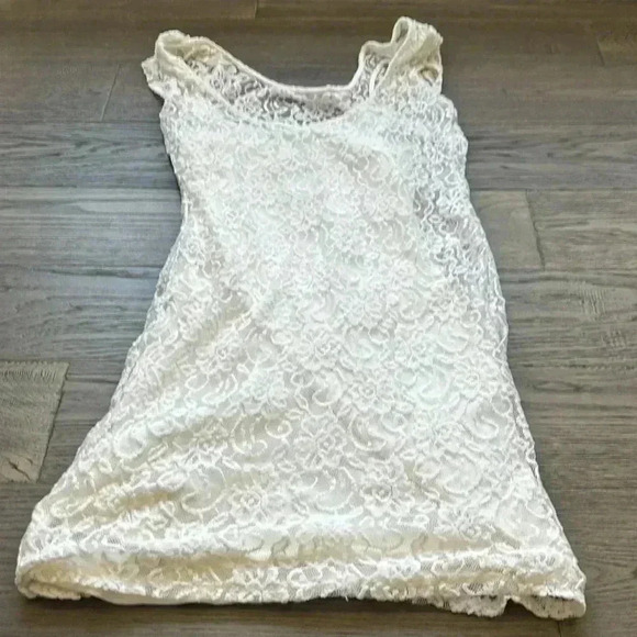 🔥Abercrombie & Fitch🔥 | Off white lace  floral crochet mini dress - Picture 12 of 12